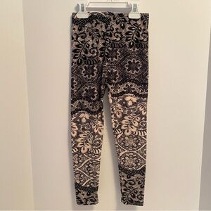 KYRA Girl's Black/ Off-White Patterned Leggings Size S/M